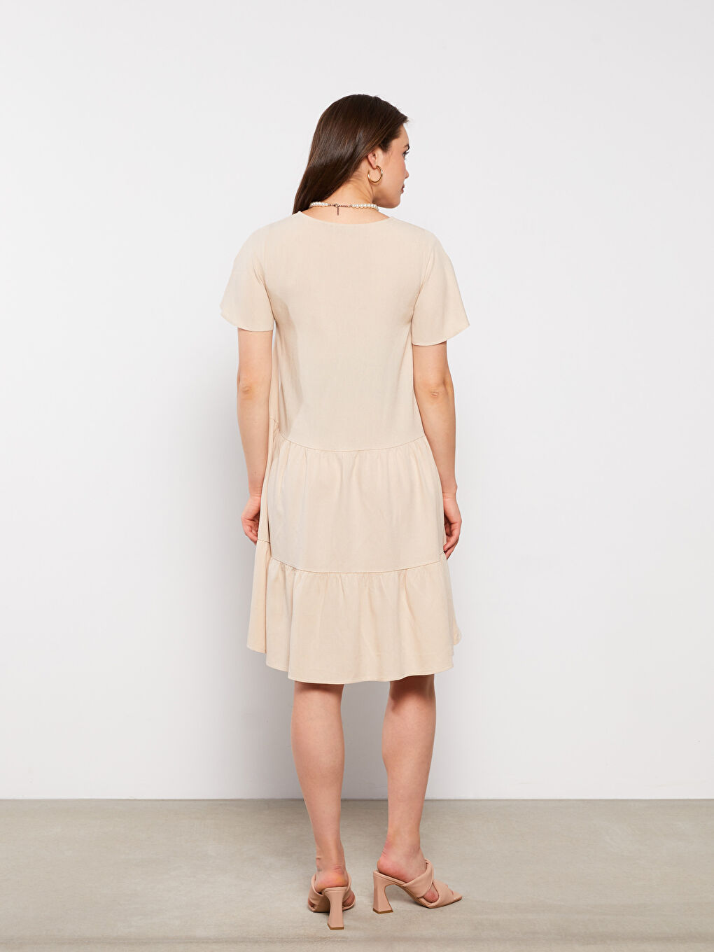 Bej V Yaka Düz Kısa Kollu Hamile Elbise-4