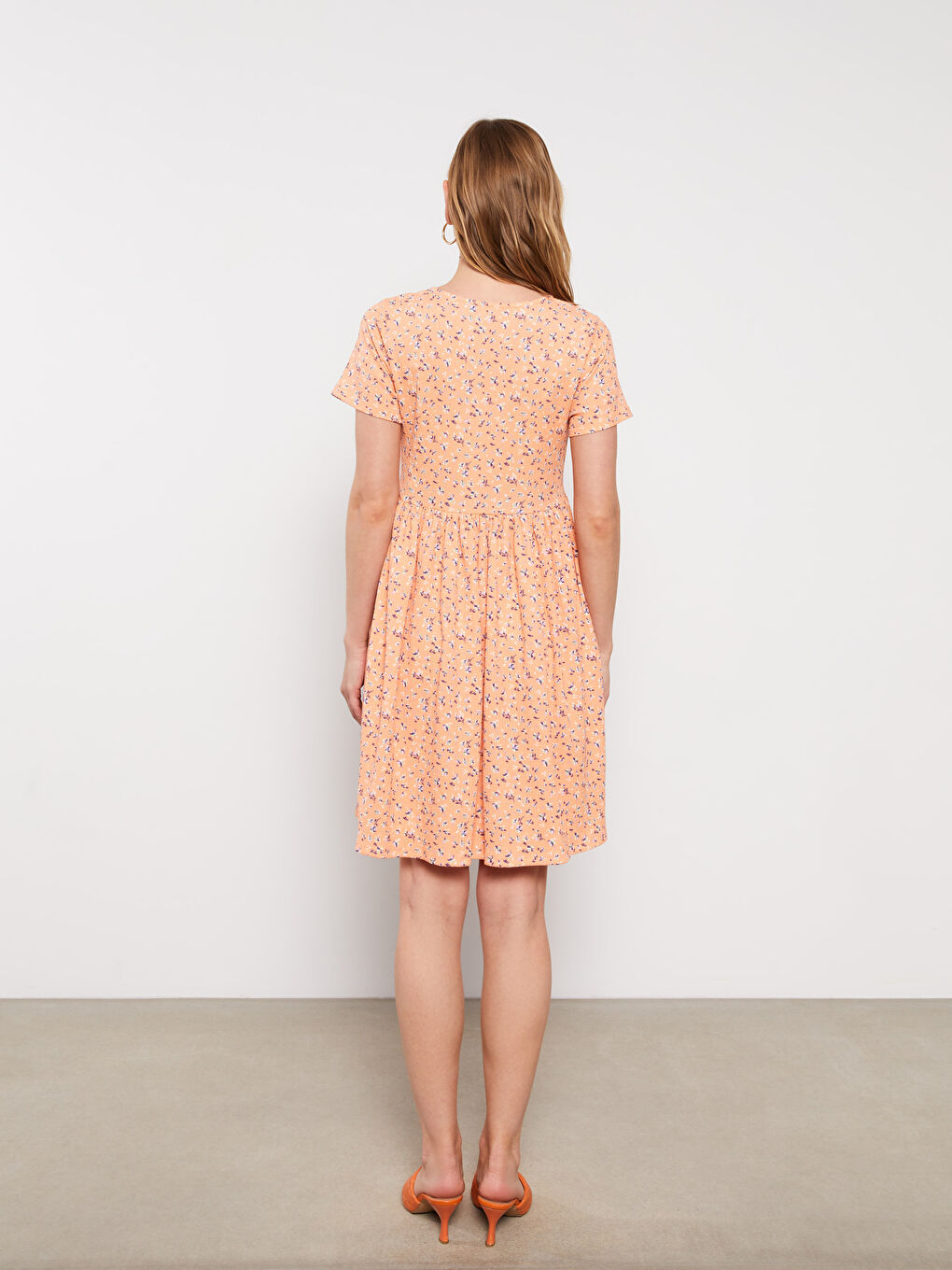 Mercan V Yaka Düz Kısa Kollu Krinkle Hamile Elbise-4