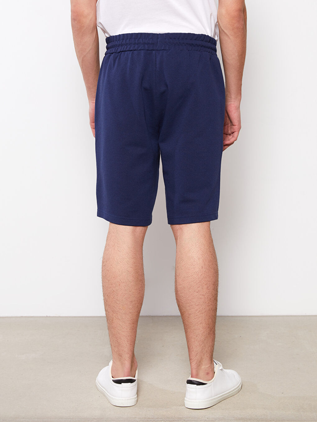 LC Waikiki Regular Fit Men's Shorts with Elastic Waist -S2J485Z8-DWP