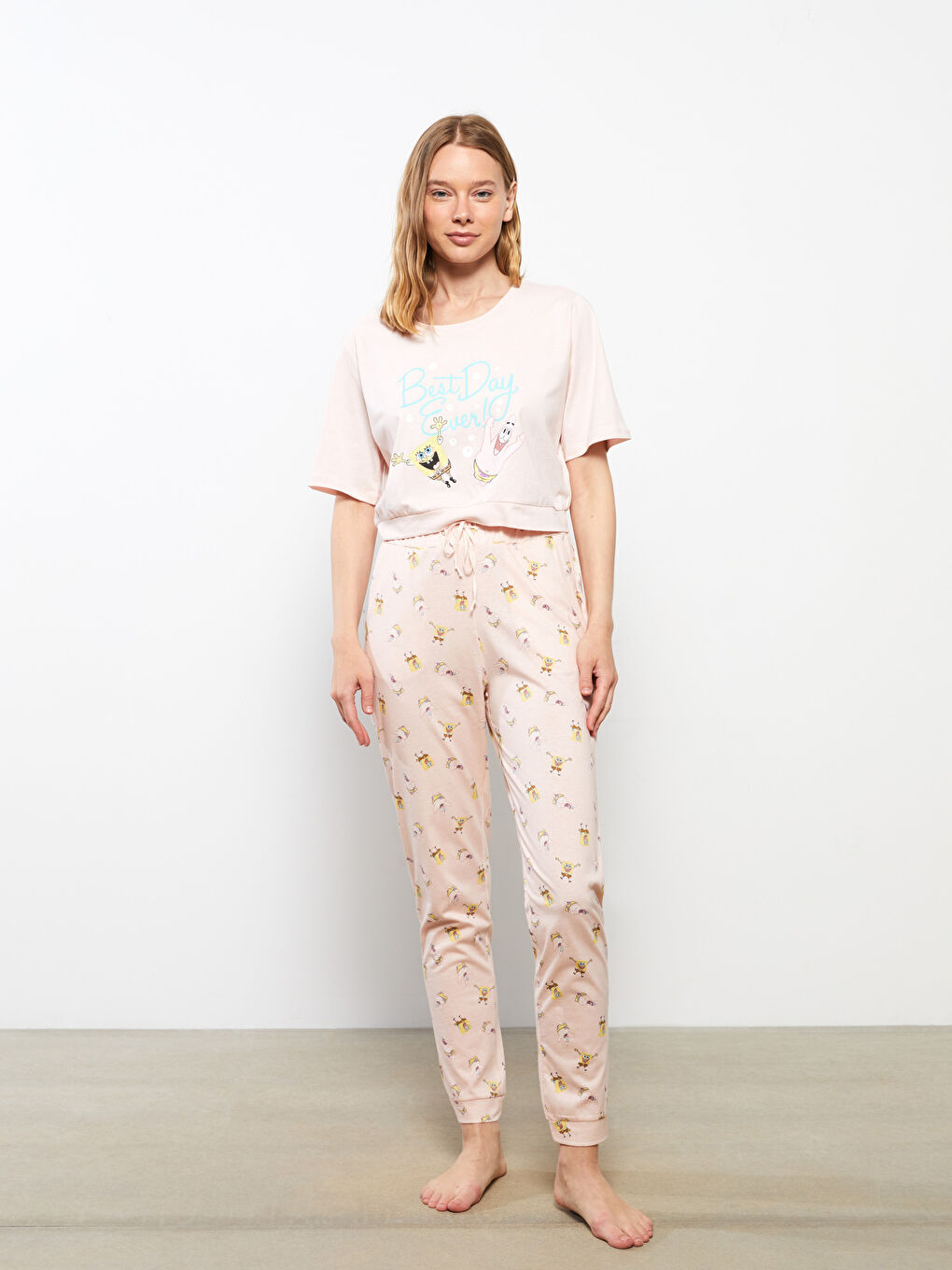 Set de pijamale din bumbac cu mânecă scurtă, imprimat SpongeBob, guler rotund, pentru femei