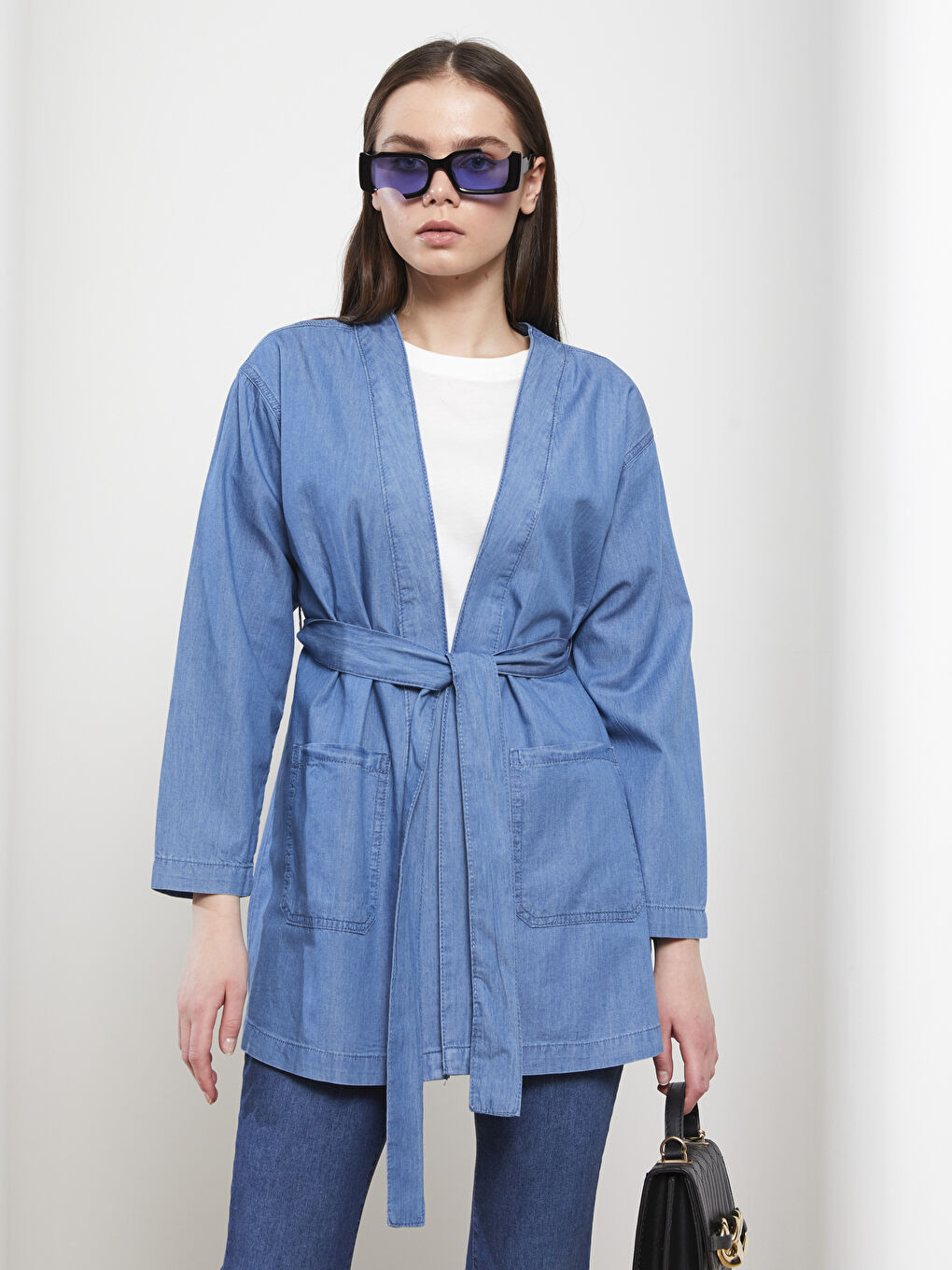 Tunique en Jean Rodeo pour Femmes à Col Châle et Manches Longues Coupe Droite-1