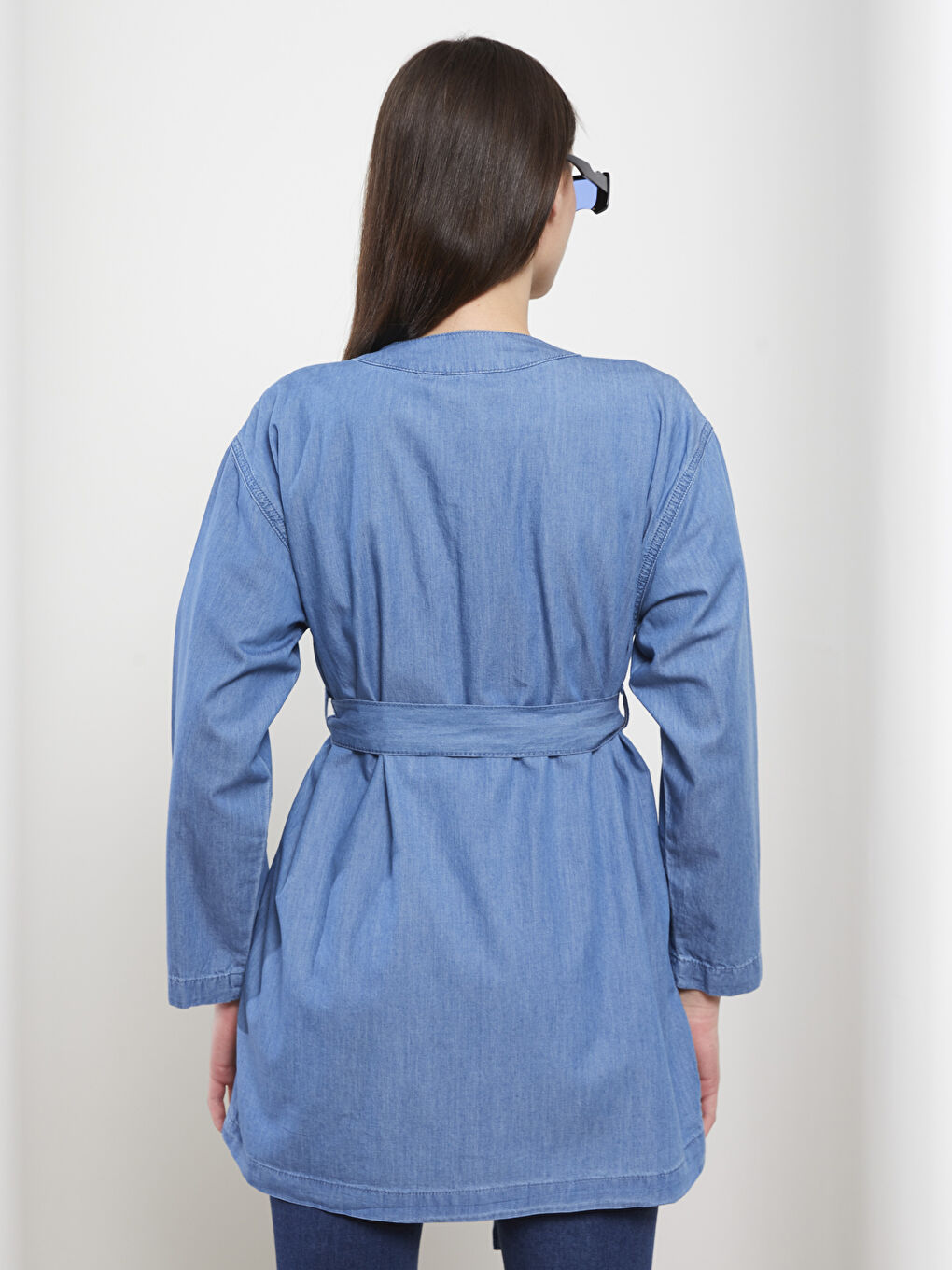 Tunique en Jean Rodeo pour Femmes à Col Châle et Manches Longues Coupe Droite-4