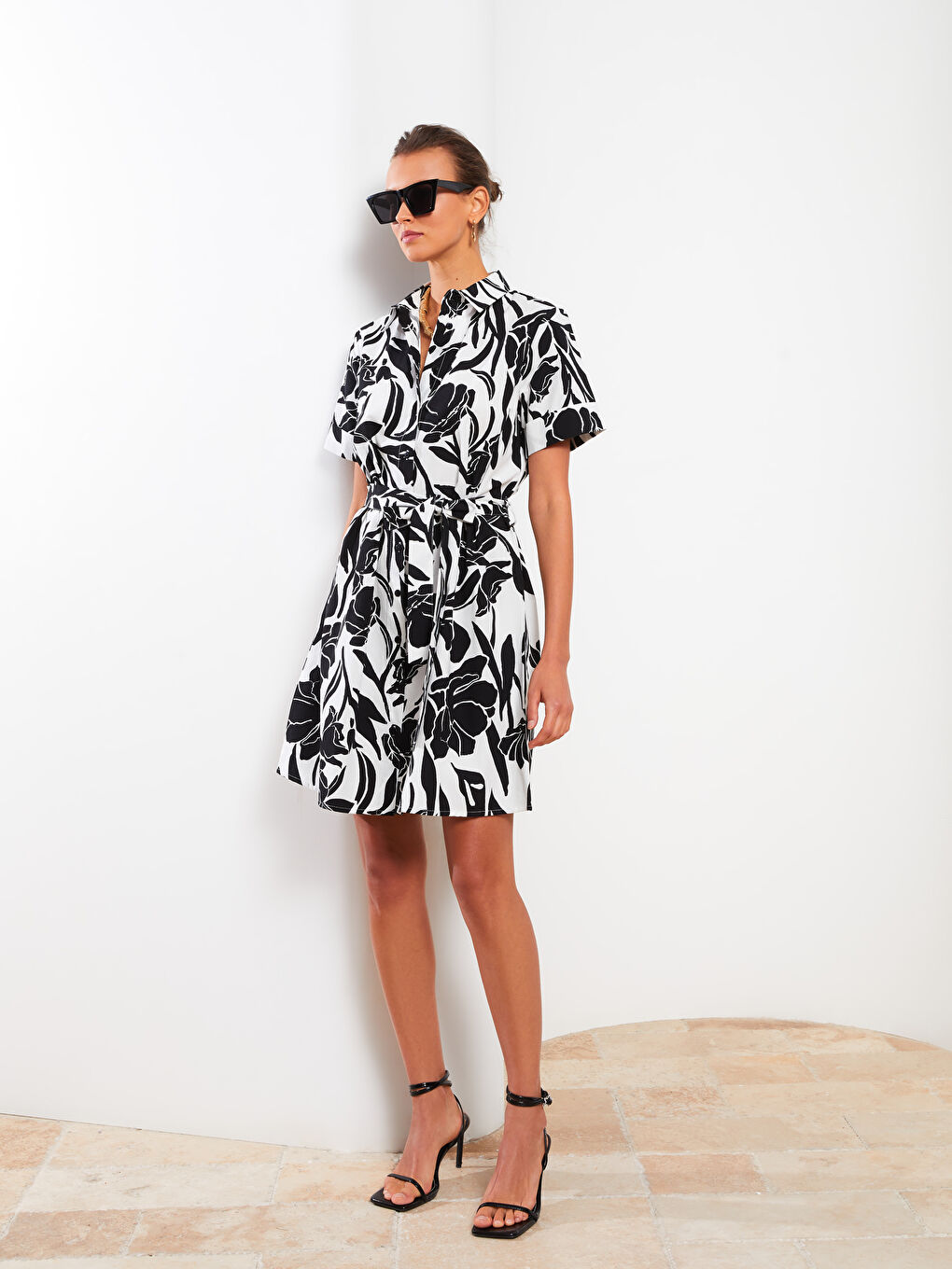 فستان قميص مُزهر بكم قصير بوبلين للسيدات