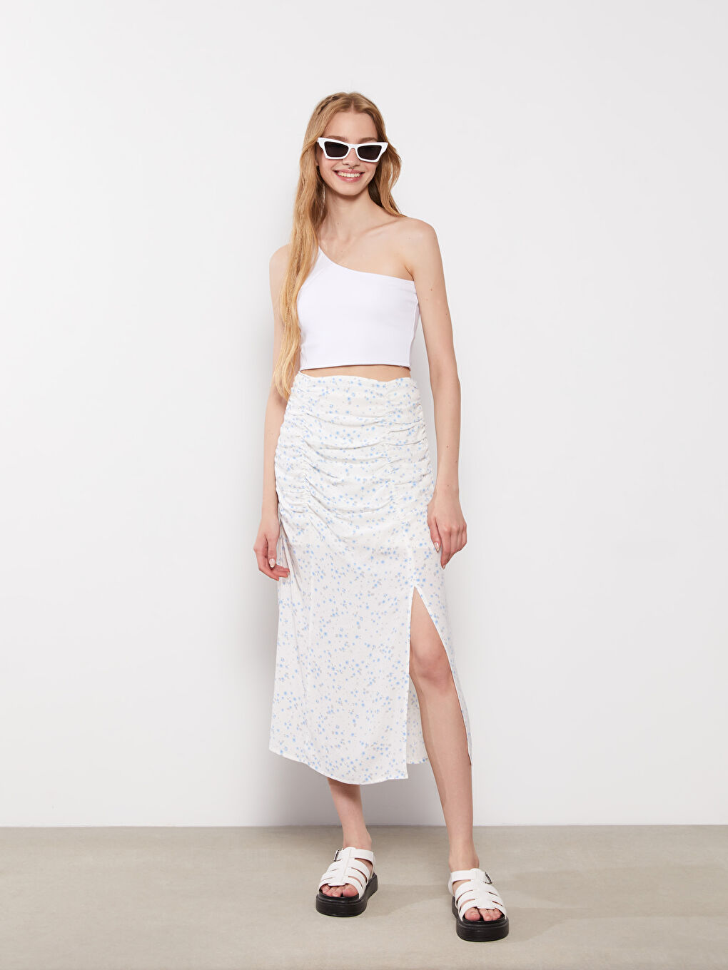 Beyaz Çiçekli Viskon Kadın Etek