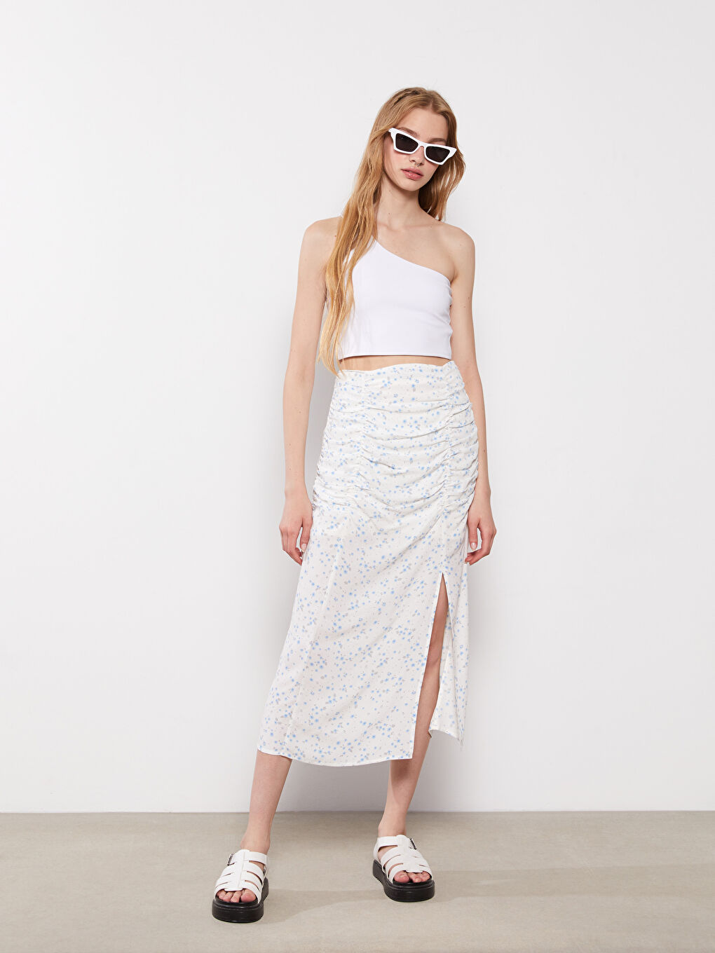Beyaz Çiçekli Viskon Kadın Etek-1