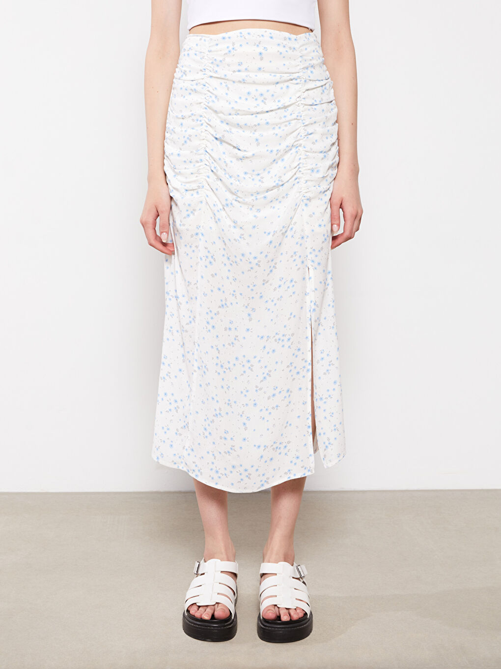 Beyaz Çiçekli Viskon Kadın Etek-3