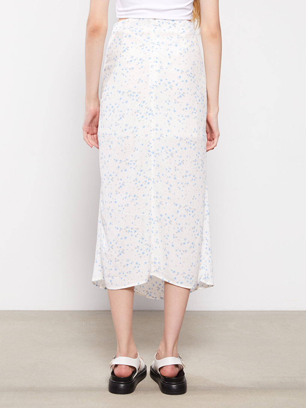 Beyaz Çiçekli Viskon Kadın Etek-4
