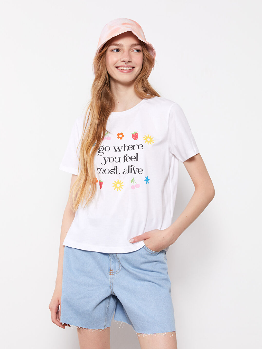 Crew Neck Printed Short Sleeve Women's Crop Top-1