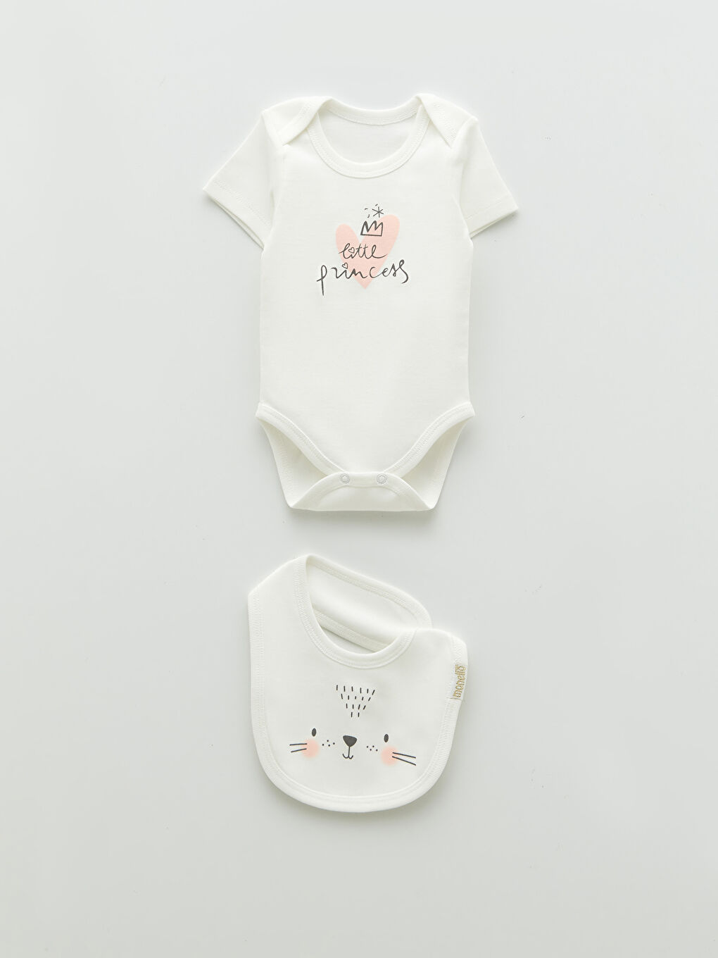 Ekru Monello Baskılı Pamuklu Kız Bebek Kutulu Hastane Seti 10'lu-5