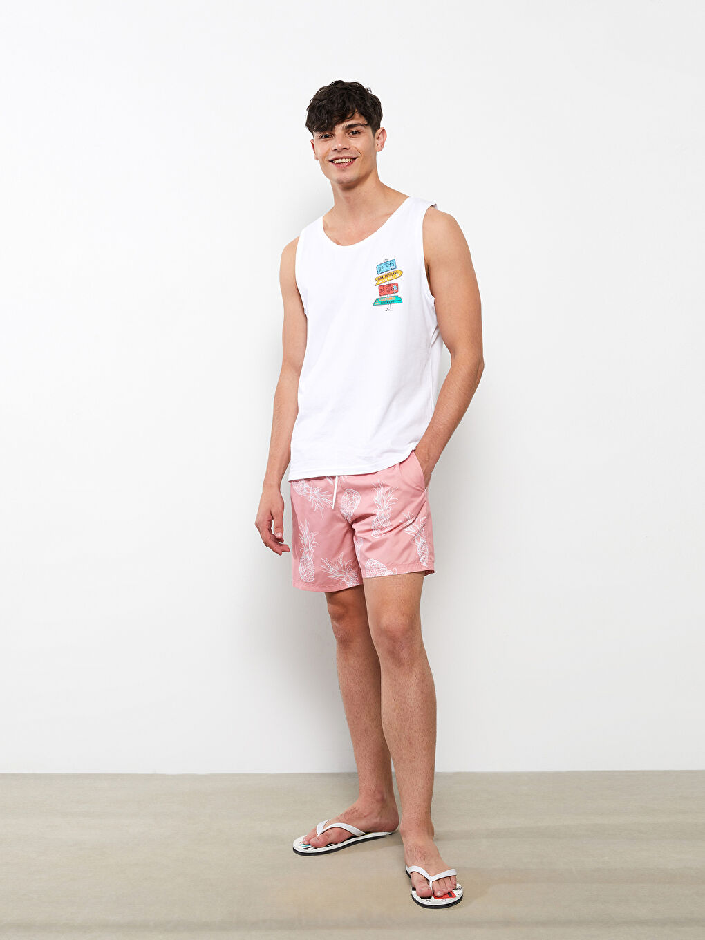 LCW SWIMWEAR Pembe Baskılı Kısa Boy Desenli Erkek Deniz Şortu - 1