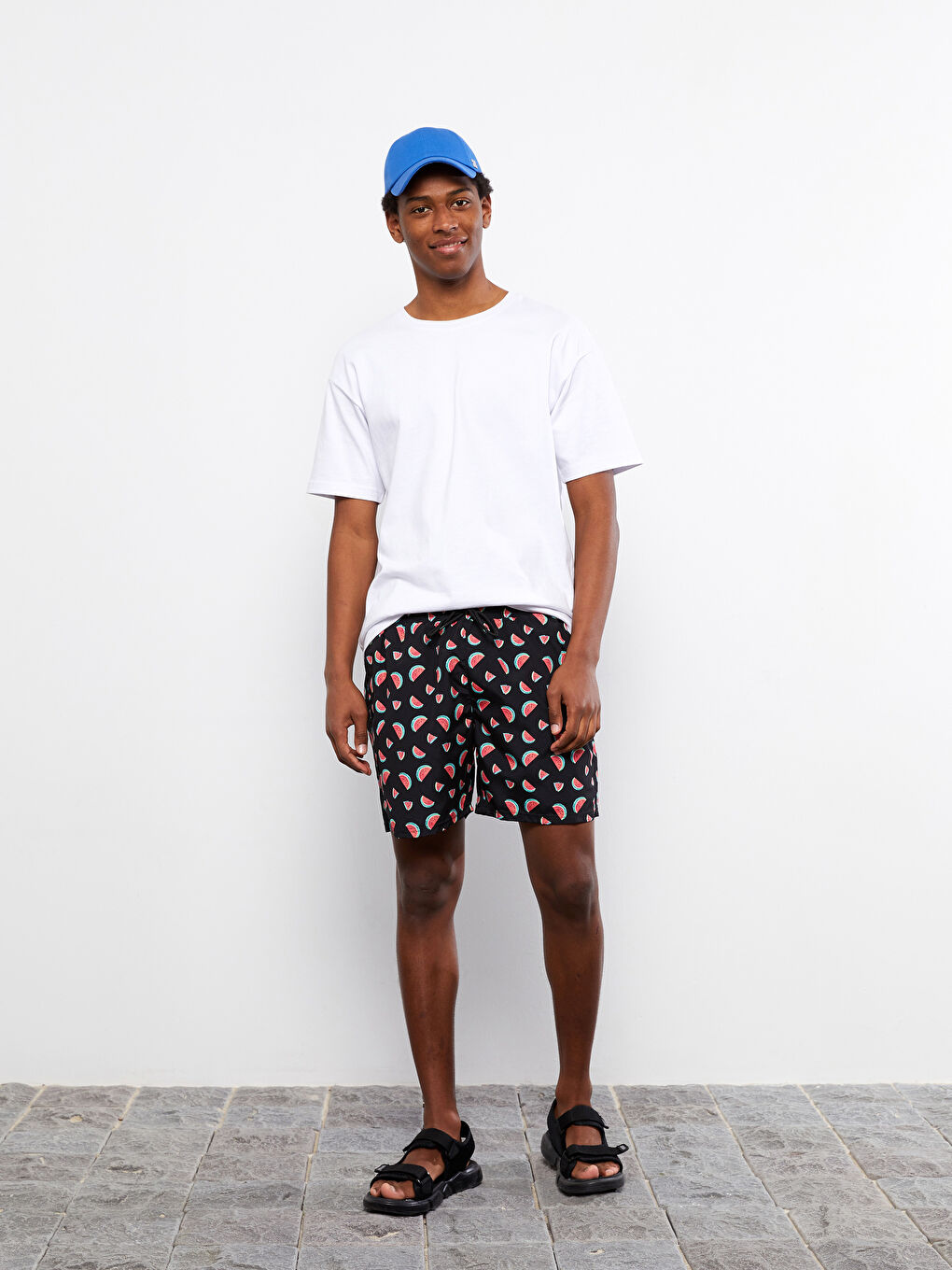 Siyah Kısa Boy Baskılı Erkek Deniz Şortu-1