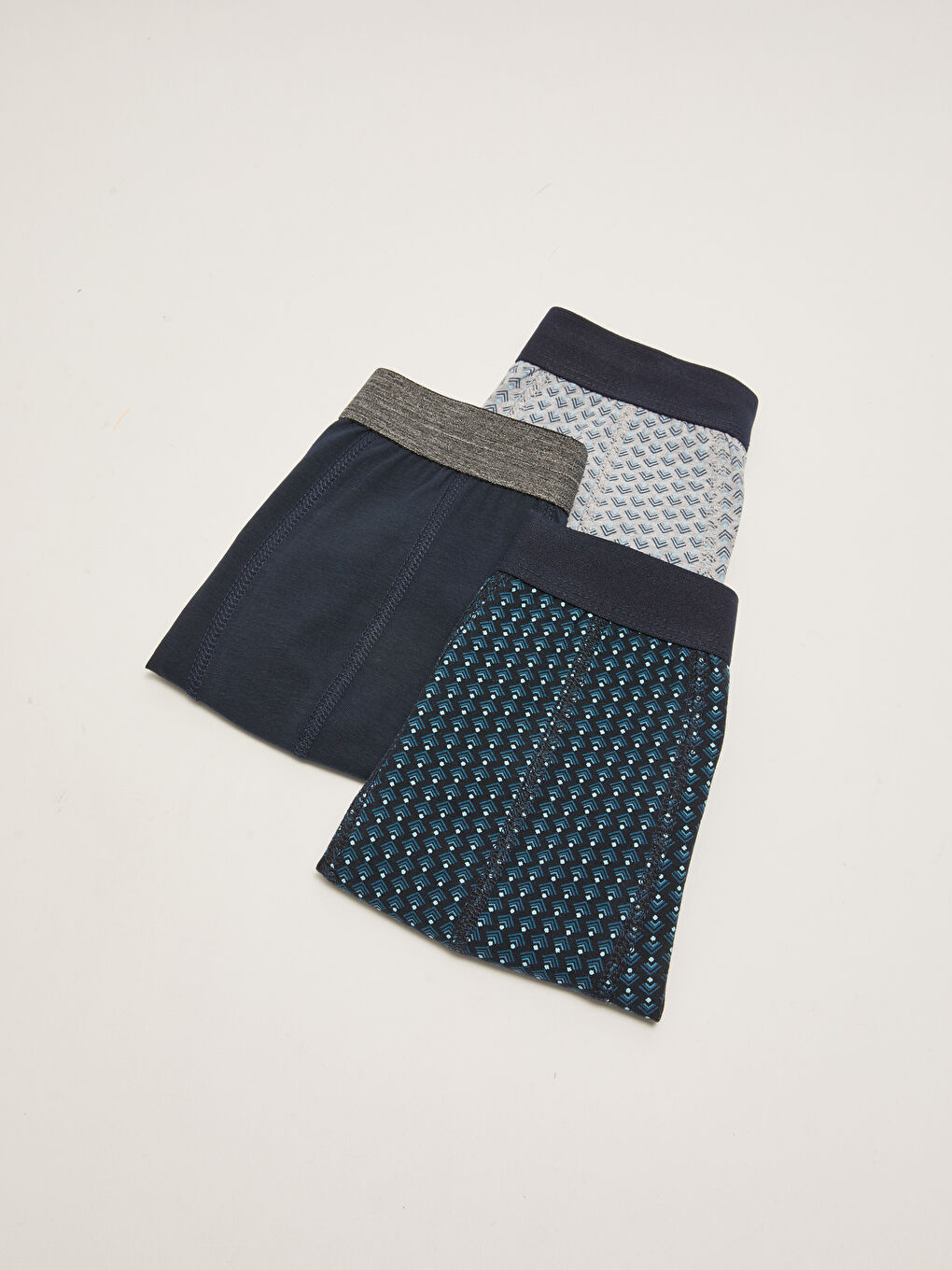 LC WAIKIKI Standard Fit Cotton Stretch Men's Boxer 3-pack -S2J701Z8-LSJ