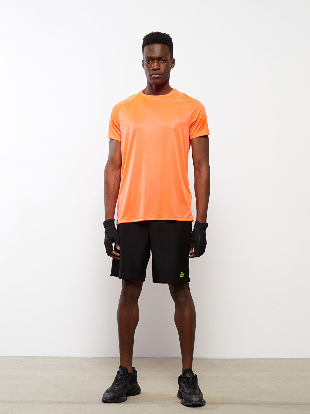 Siyah Standart Kalıp Erkek Spor Şort