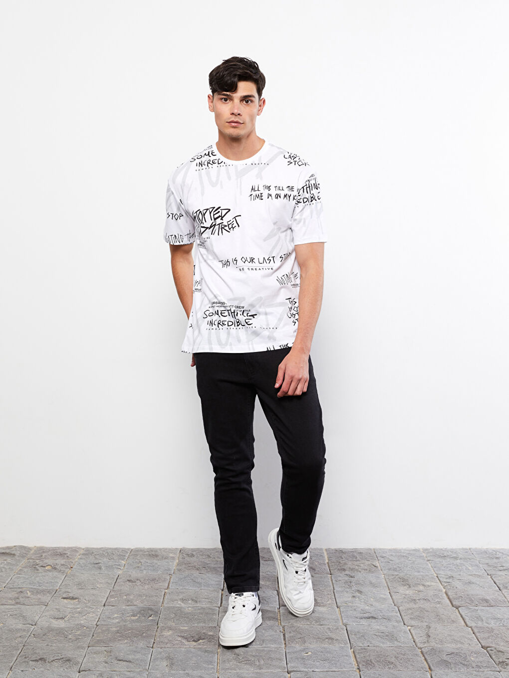 Beyaz Bisiklet Yaka Kısa Kollu Baskılı Penye Erkek Tişört-1