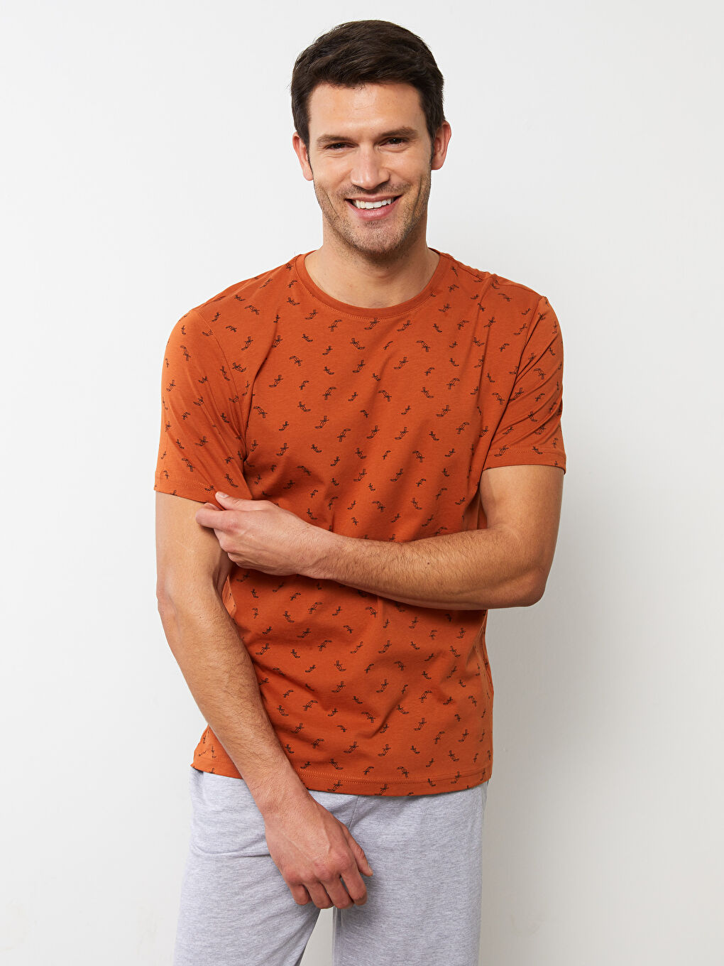 Turuncu Standart Kalıp Erkek Şortlu Pijama Takımı-1