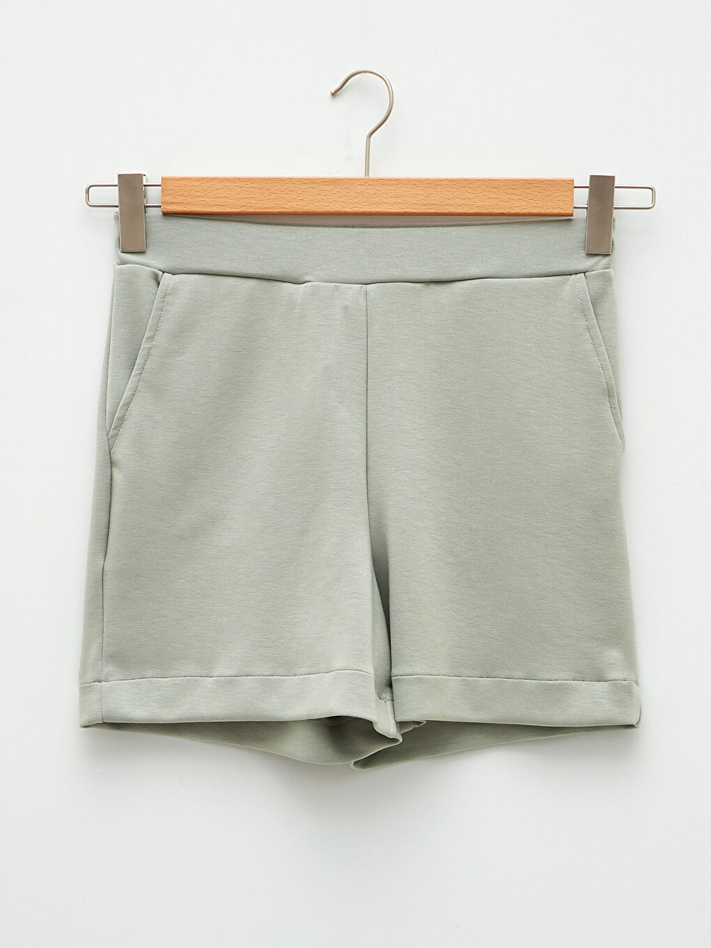 Yeşil Beli Lastikli Düz Cep Detaylı Kadın Şort-5