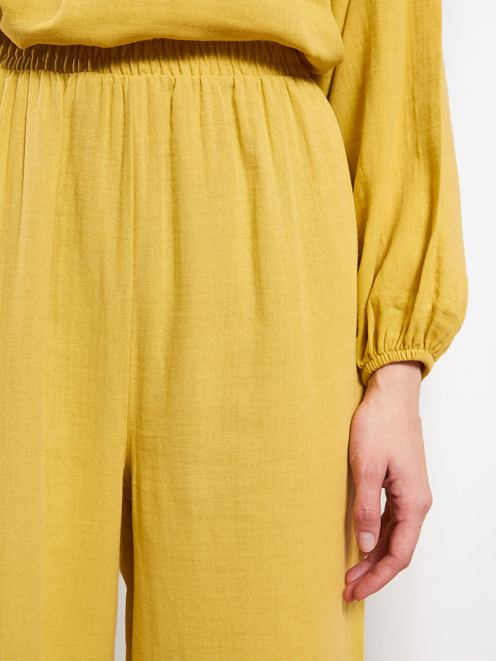 Sarı Beli Lastikli Rahat Kalıp Düz Müslin Kumaş Kadın Pantolon-2