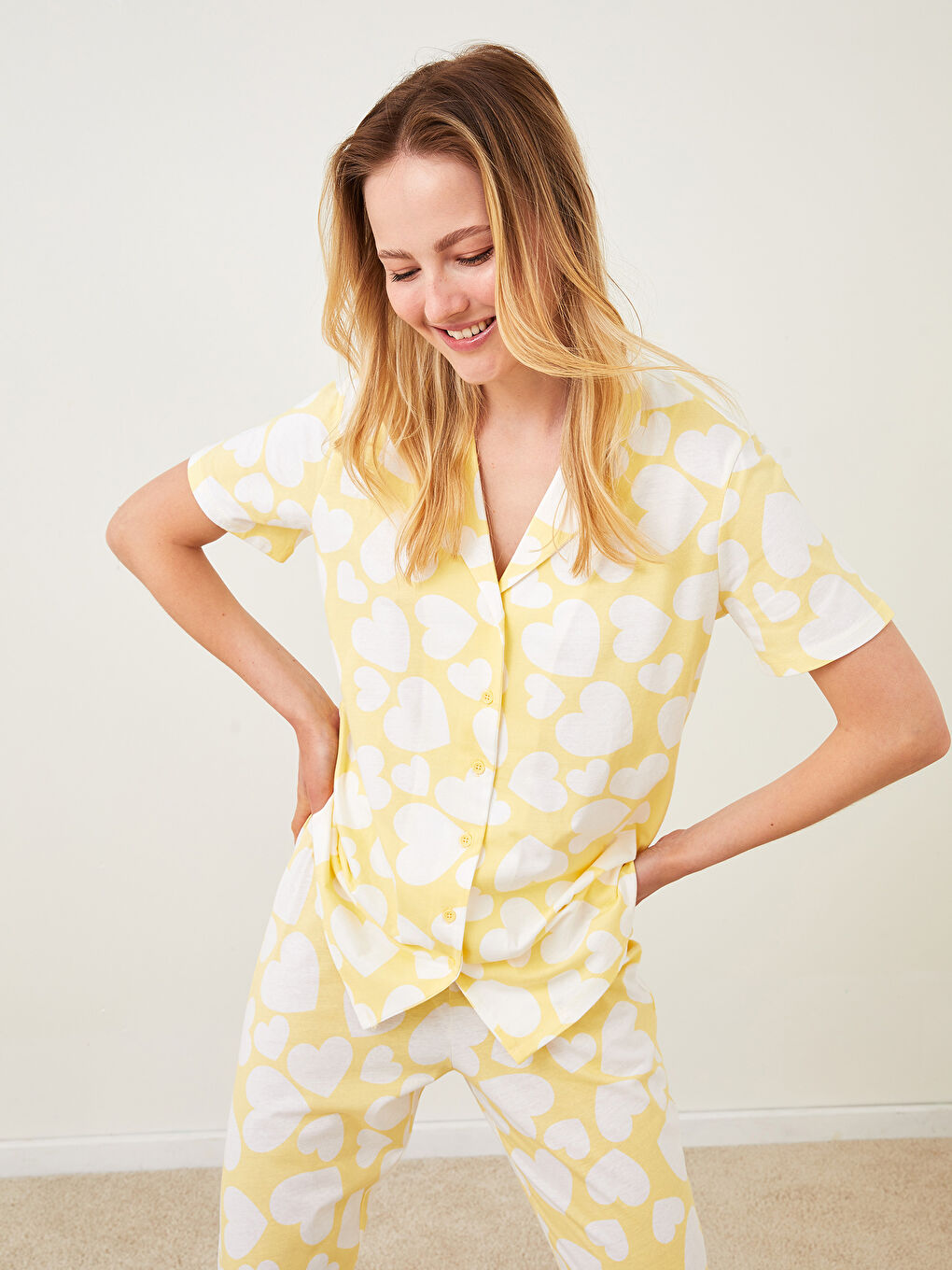 Sarı Gömlek Yaka Desenli Kısa Kollu Pamuklu Kadın Pijama Takımı-1