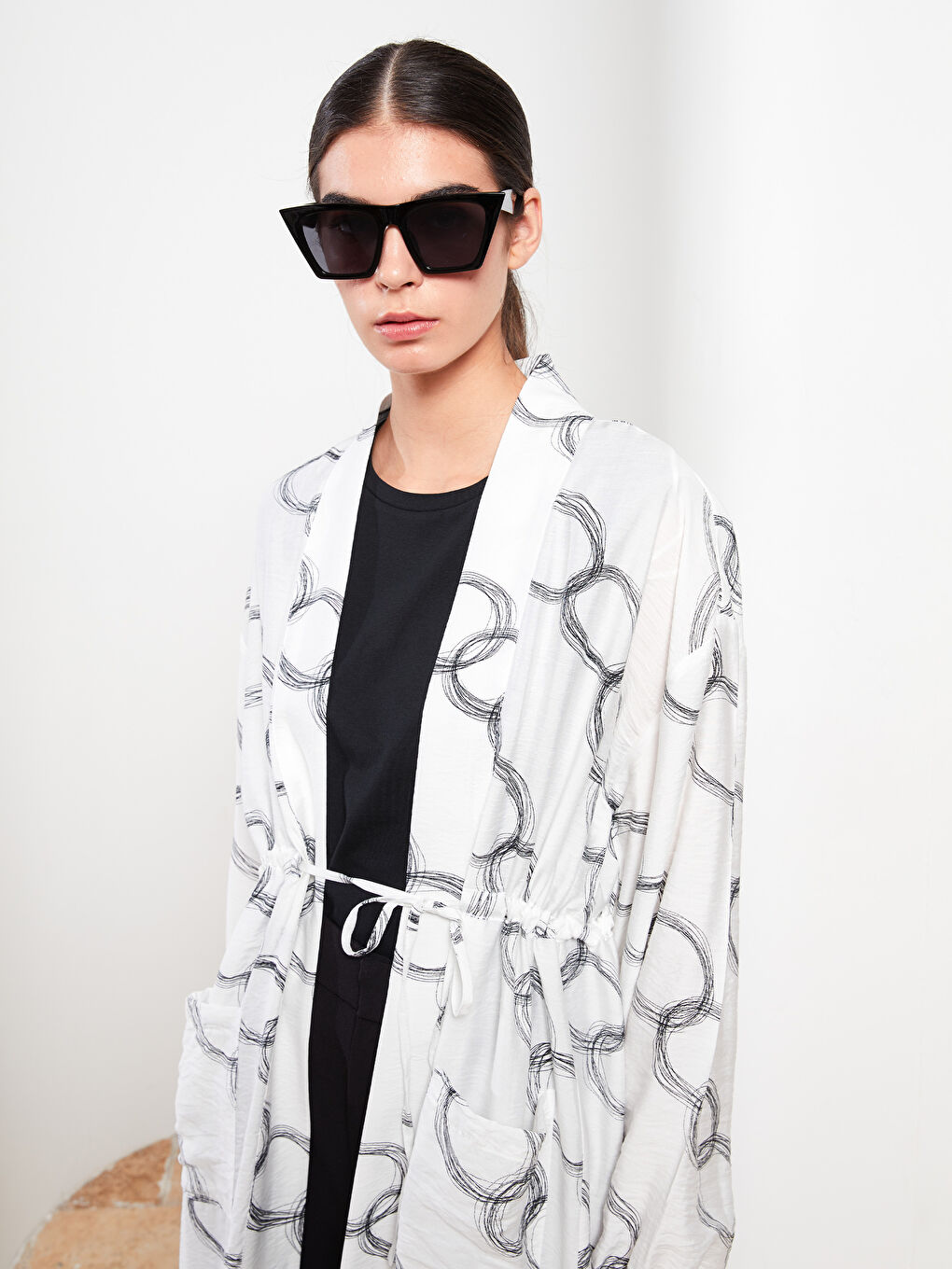 Ekru Şal Yaka Desenli Uzun Kollu Kadın Kimono-2