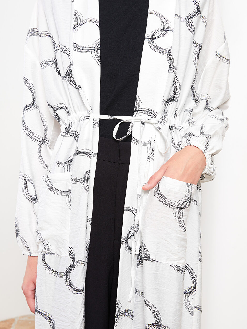 Ekru Şal Yaka Desenli Uzun Kollu Kadın Kimono-3