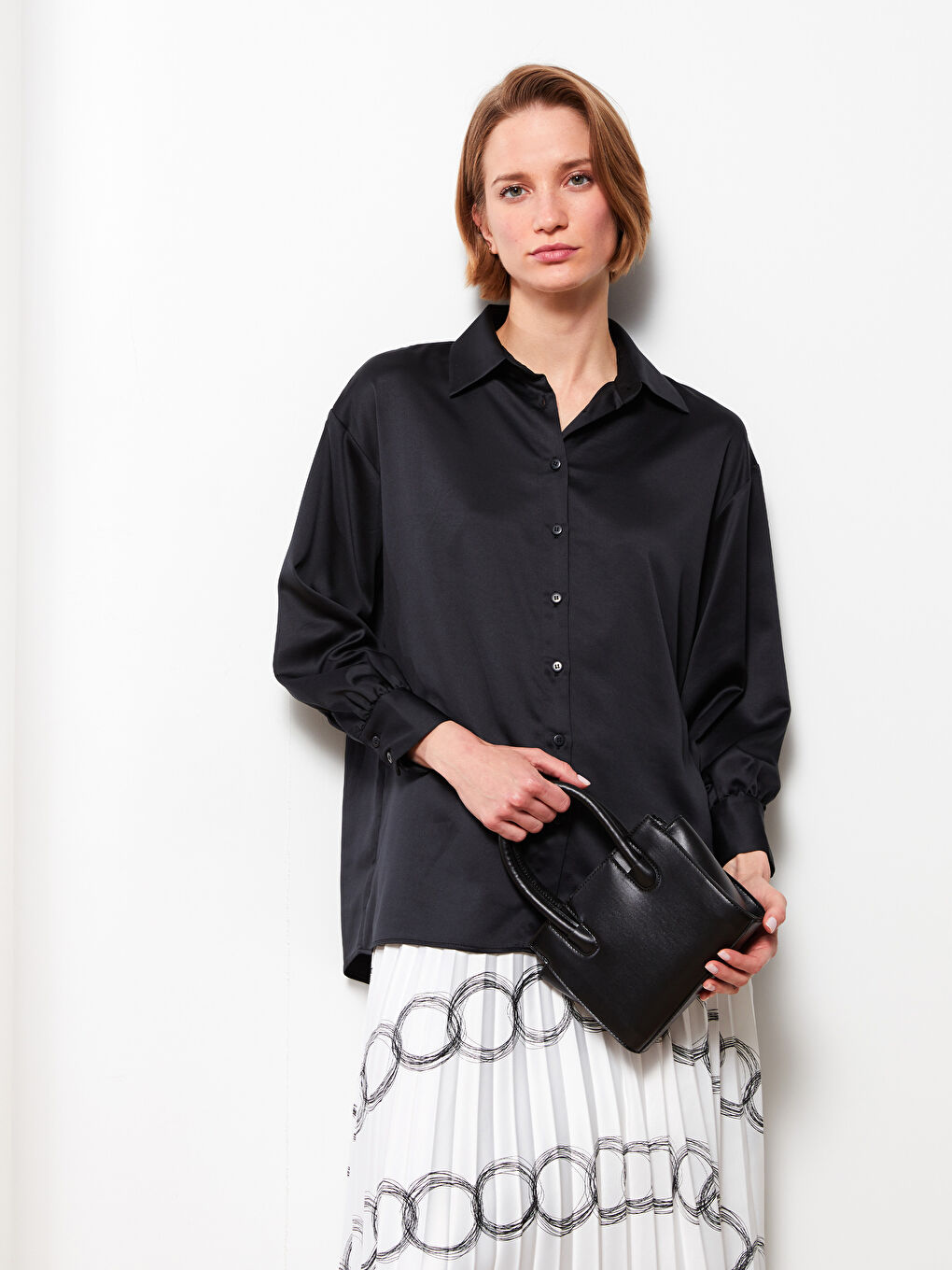 Siyah Düz Uzun Kollu Saten Kadın Gömlek Tunik