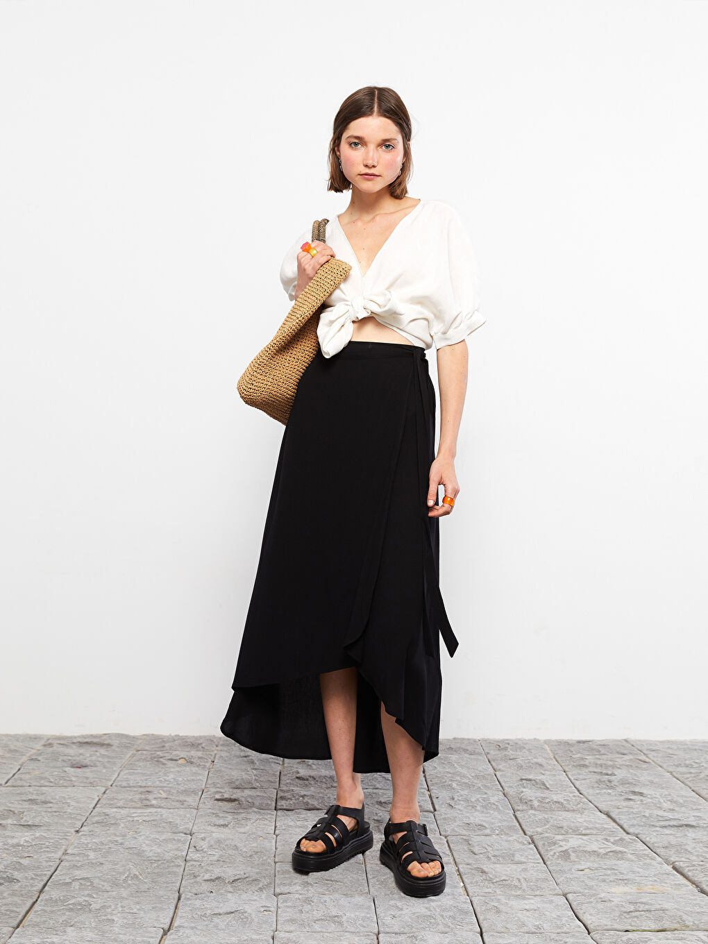 Siyah Beli Lastikli Düz Viskon Kadın Etek-1