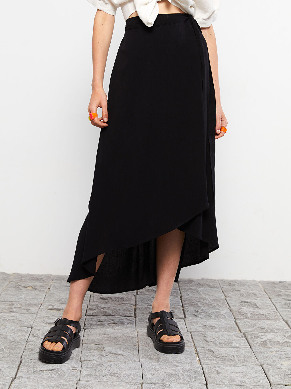 Siyah Beli Lastikli Düz Viskon Kadın Etek-3