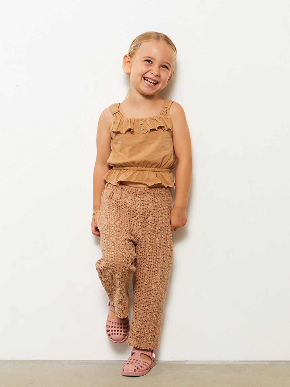 Kahverengi Kare Yaka Askılı Kız Bebek Bluz ve Pantolon 2'li Takım-1