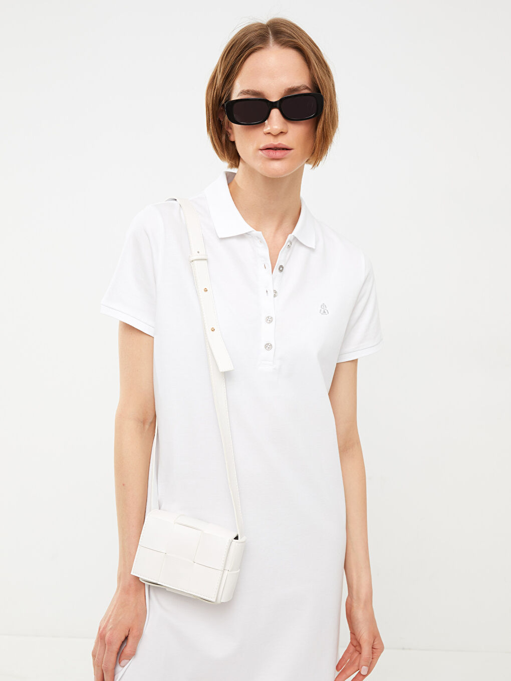 Beyaz Polo Yaka Nakışlı Kısa Kollu Pamuklu Kadın Elbise-2