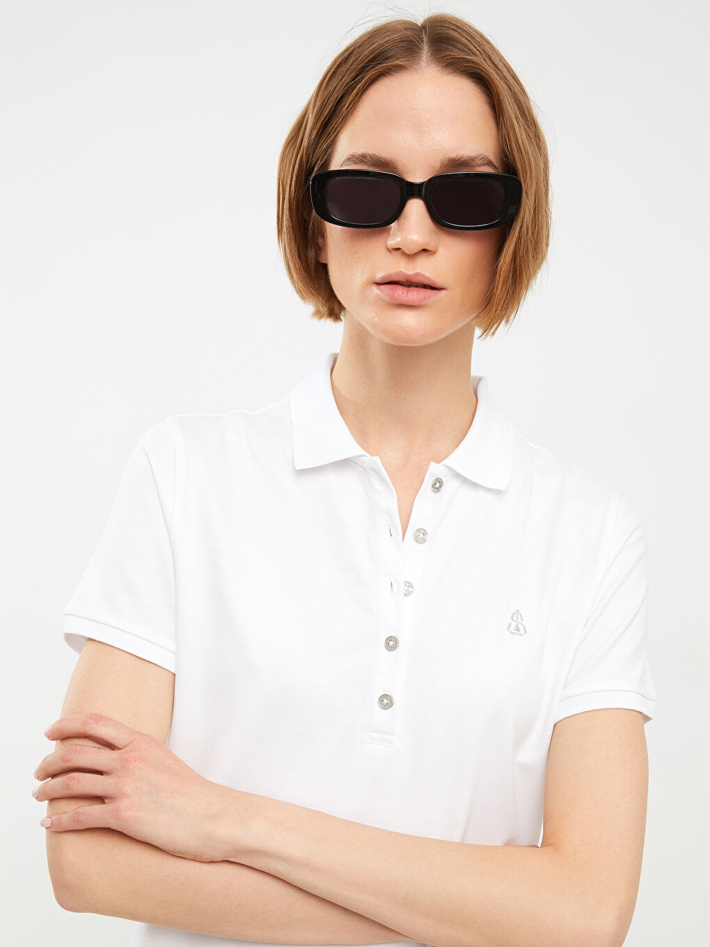 Beyaz Polo Yaka Nakışlı Kısa Kollu Pamuklu Kadın Elbise-3