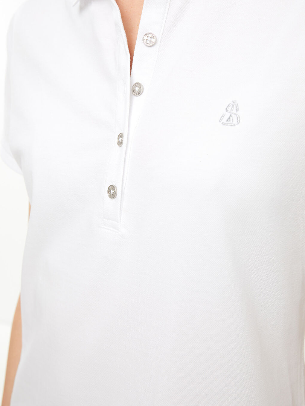 Beyaz Polo Yaka Nakışlı Kısa Kollu Pamuklu Kadın Elbise-4