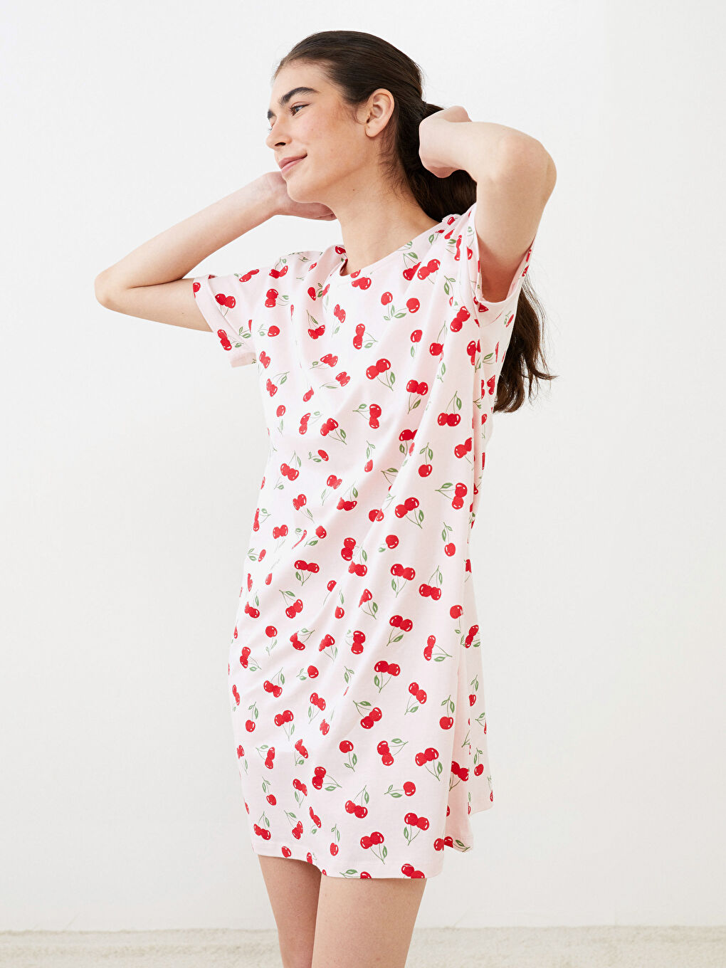 Pembe Bisiklet Yaka Desenli Kısa Kollu Pamuklu Kadın Gecelik