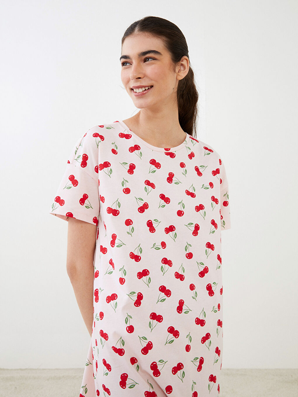 Pembe Bisiklet Yaka Desenli Kısa Kollu Pamuklu Kadın Gecelik-2