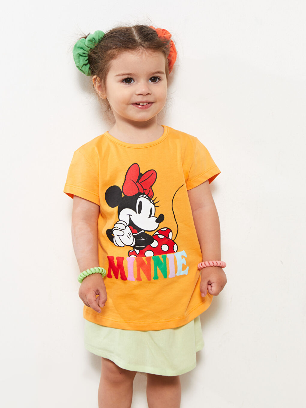 Turuncu Bisiklet Yaka Kısa Kol Minnie Mouse Baskılı Pamuklu Kız Bebek Tişört