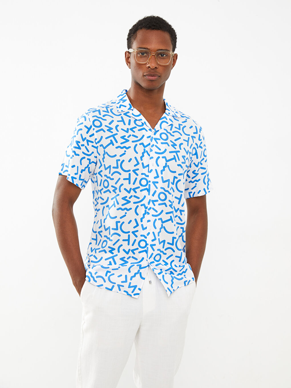 Beyaz Slim Fit Resort Yaka Kısa Kollu Desenli Viskon Erkek Gömlek-1
