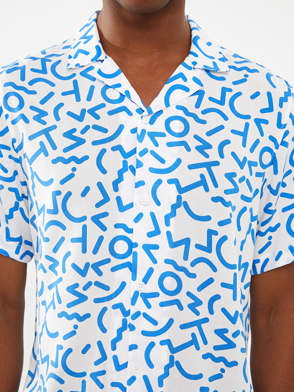 Beyaz Slim Fit Resort Yaka Kısa Kollu Desenli Viskon Erkek Gömlek-3