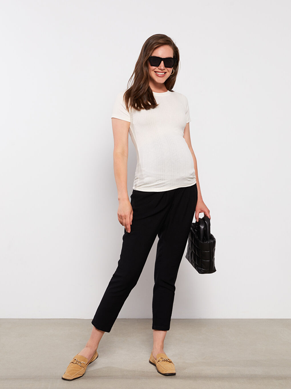 Beyaz Bisiklet Yaka Düz Kısa Kollu Hamile Tişört