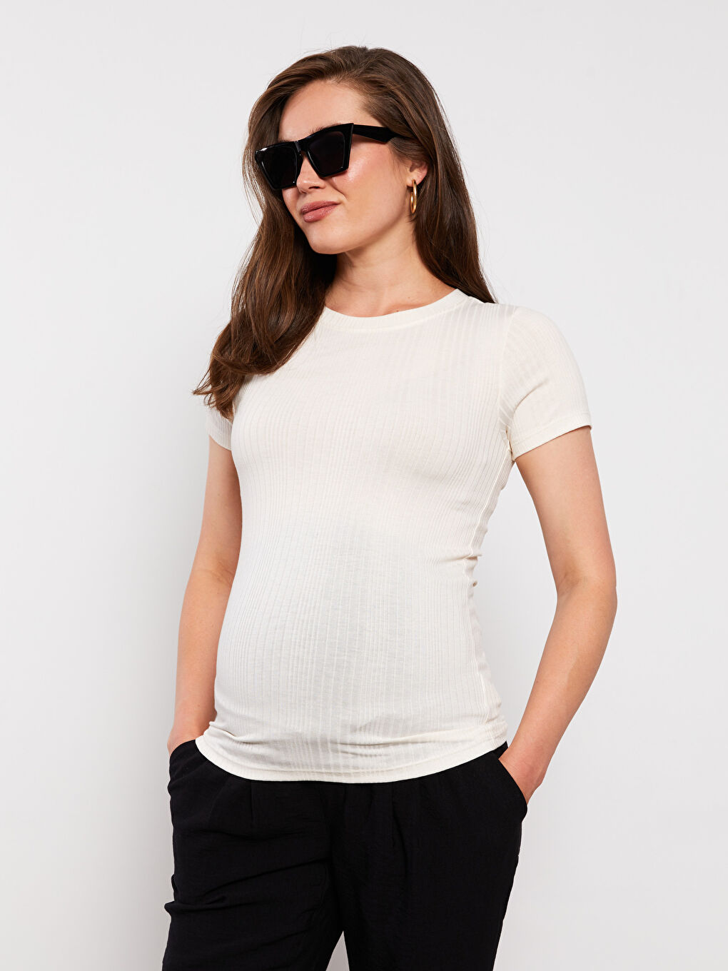 Beyaz Bisiklet Yaka Düz Kısa Kollu Hamile Tişört-2