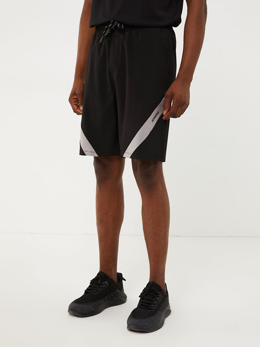 Siyah Slim Fit Erkek Spor Şort-3