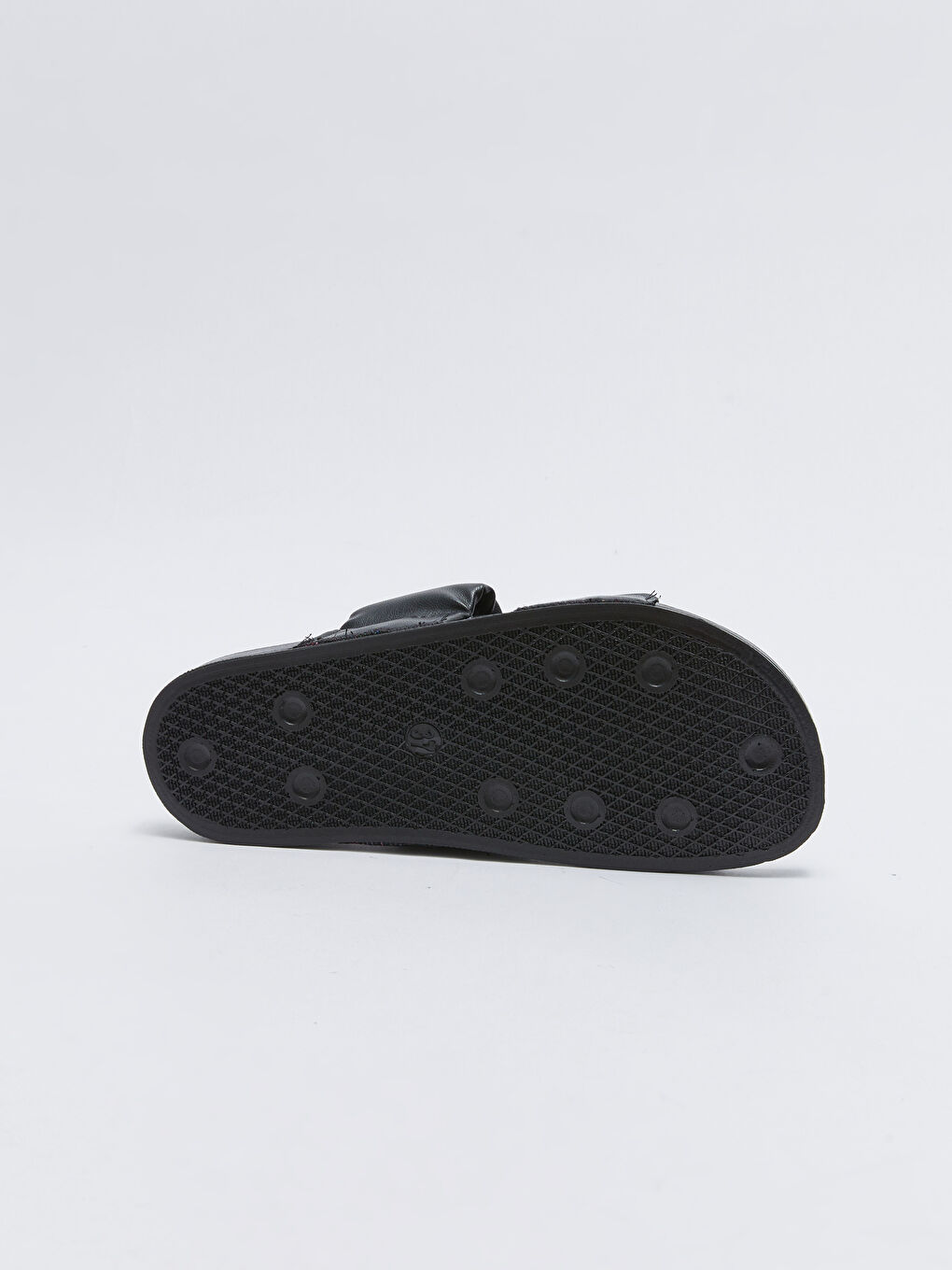 Siyah Deri Görünümlü Büzgülü Çift Bantlı Kadın Terlik-3