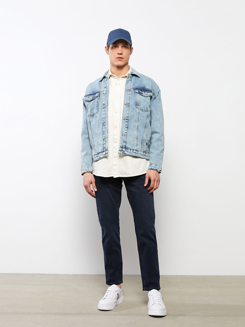 779 جينز بقصة عادية للرجال-1