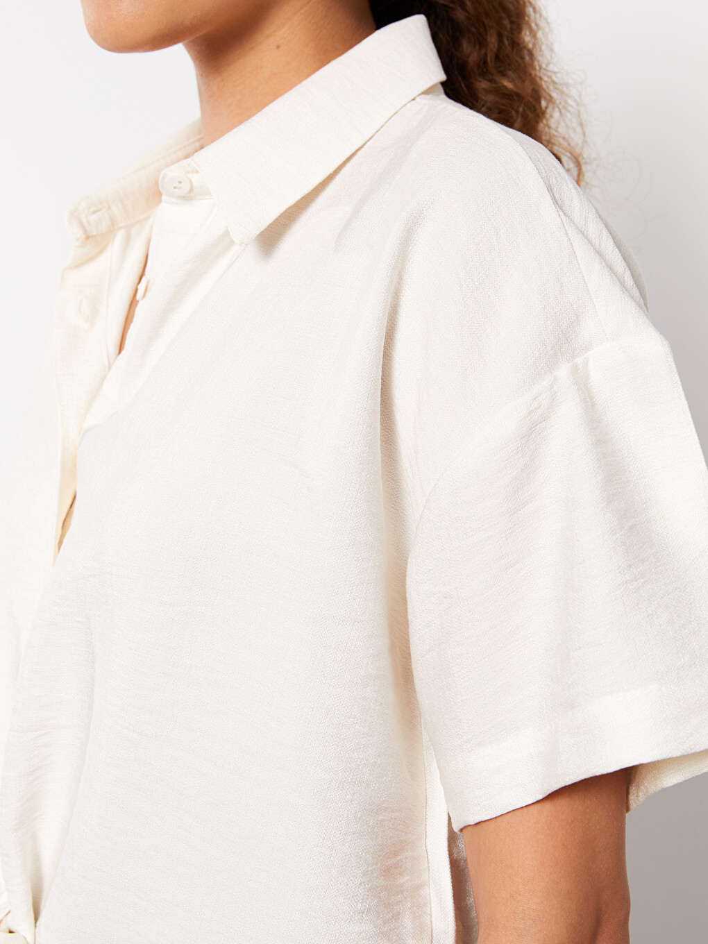 Front Button Closure Straight Short Sleeve Crop Women's Shirt-3