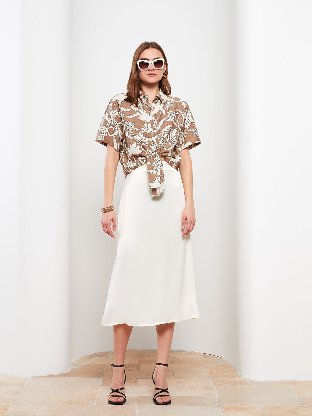 Kahverengi Önden Düğme Kapamalı Desenli Kısa Kollu Kadın Gömlek-1