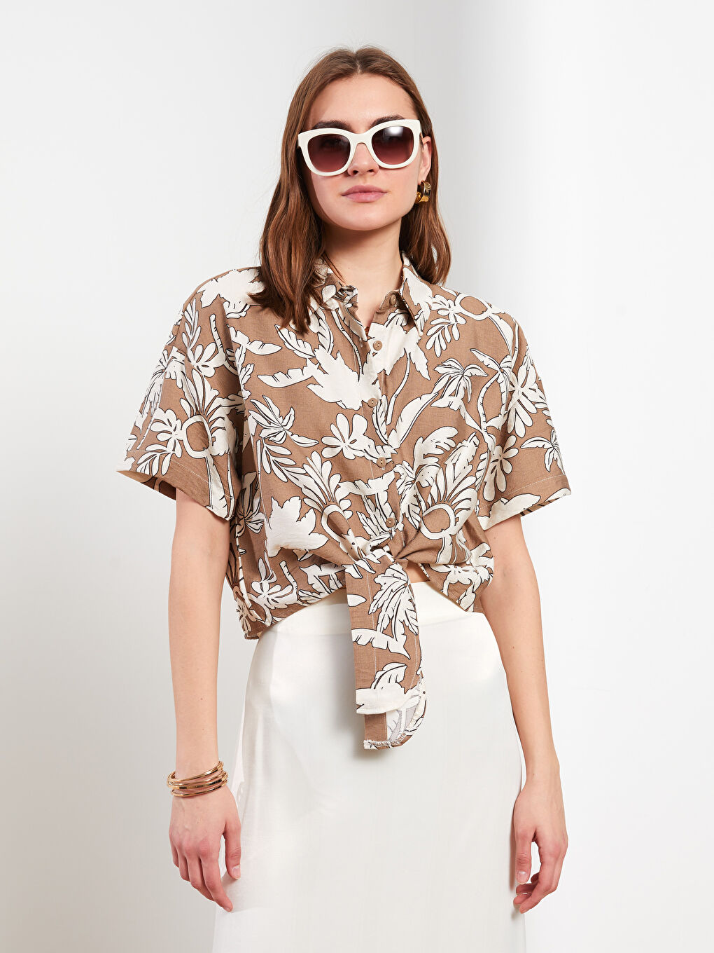 Kahverengi Önden Düğme Kapamalı Desenli Kısa Kollu Kadın Gömlek-2