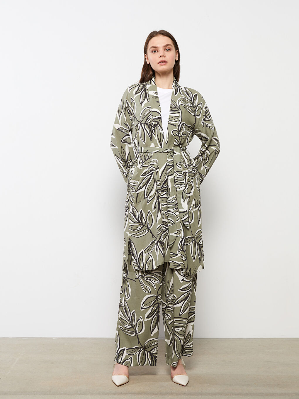 Haki Şal Yaka Desenli Uzun Kollu Viskon Kadın Kimono