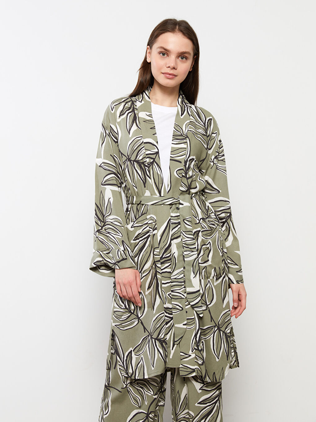 Haki Şal Yaka Desenli Uzun Kollu Viskon Kadın Kimono-1