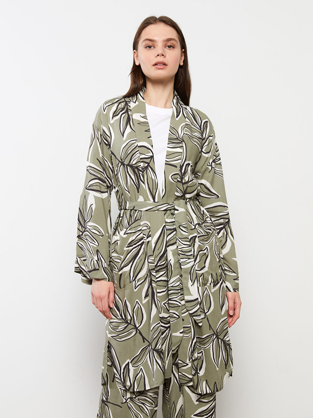 Haki Şal Yaka Desenli Uzun Kollu Viskon Kadın Kimono-2