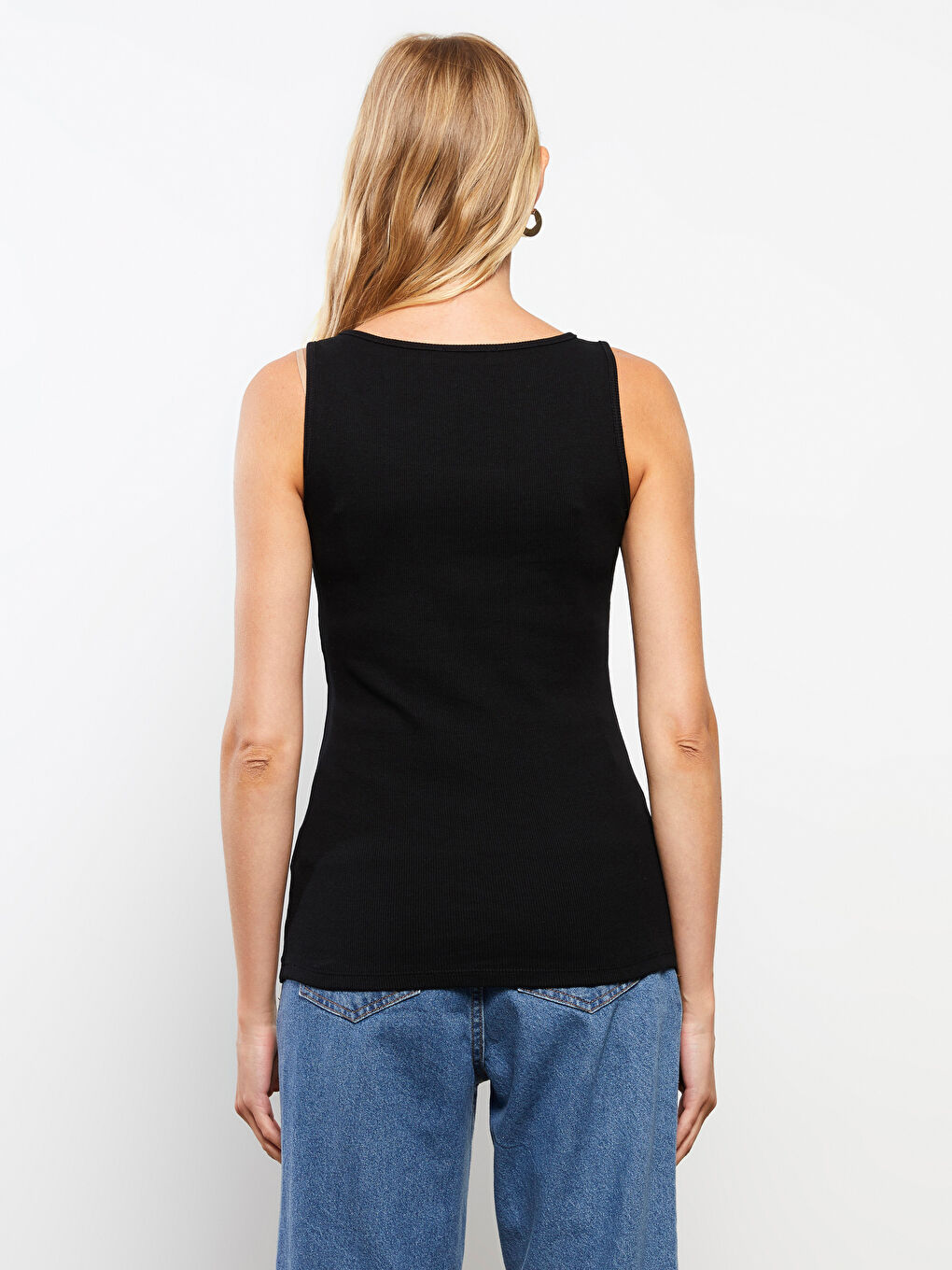 Женская майка с U-образным вырезом и однотонным дизайном-4