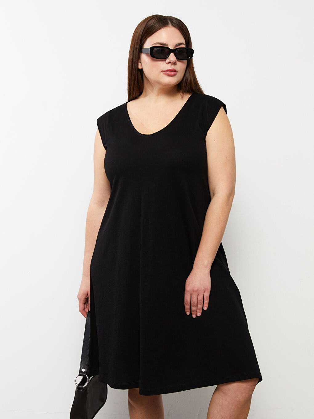 Siyah Büyük Beden U Yaka Düz Kısa Kollu A Kesim Pamuklu Kadın Elbise-5