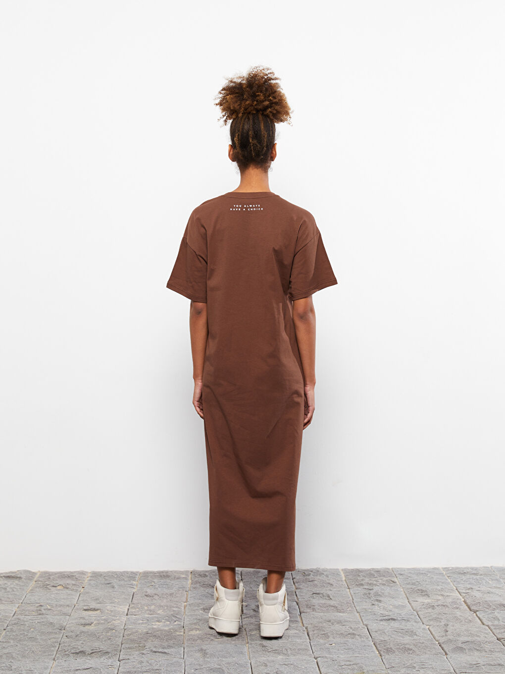 Kahverengi Bisiklet Yaka Baskılı Kısa Kollu Pamuklu Kadın Elbise-4